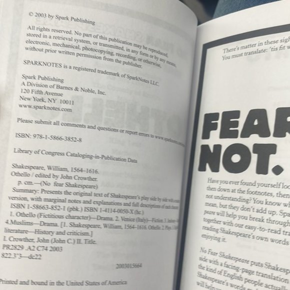 Sparknotes No Fear Shakespeare: Othello Volume 9 (Series #9) Paperback Book - Picture 5 of 7